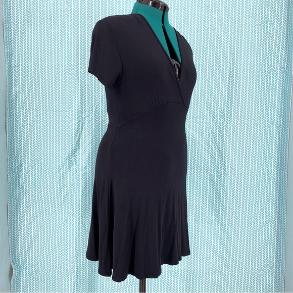 Magic Fit Black Short Sleeve Empire Waist V-Neck Fit and Flare Dress, Medium - Picture 12 of 16